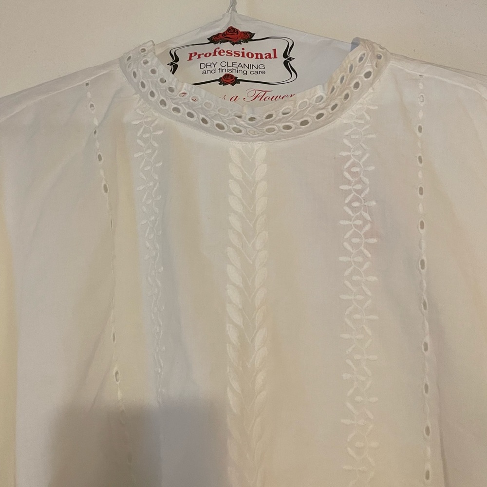 NWT- LOFT plus. White eyelet blouse